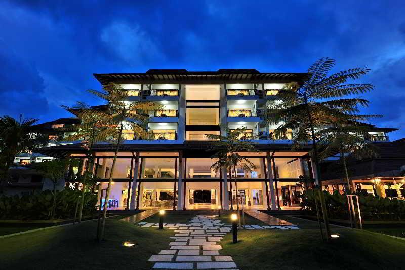 Sand & Sandals Desaru Beach Resort & Spa Kültér fotó The hotel's main building
