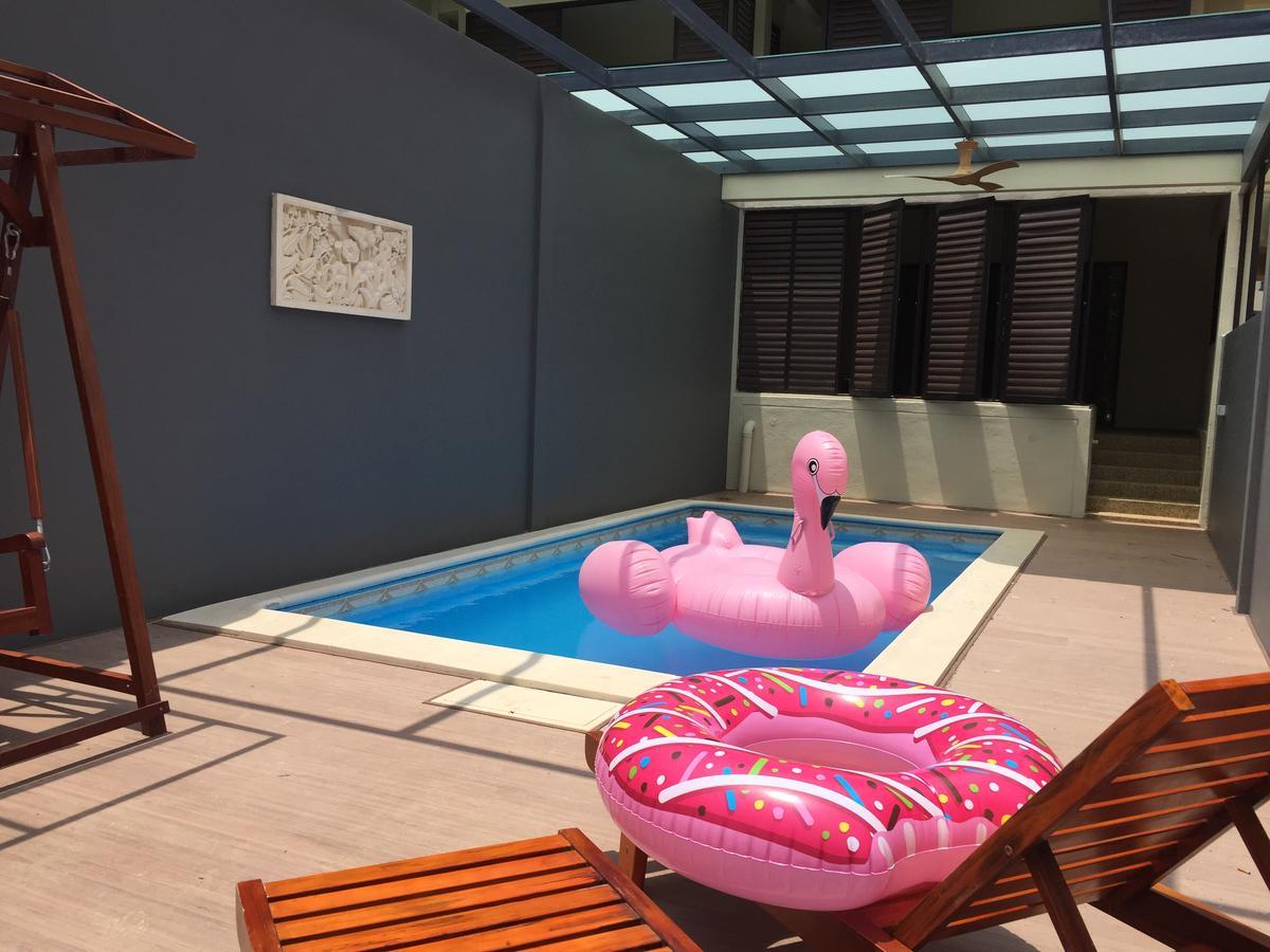 Sand & Sandals Desaru Beach Resort & Spa Kültér fotó A pool float