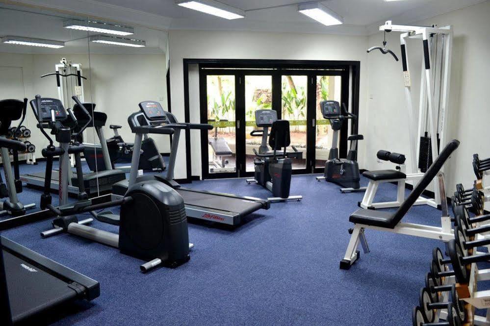 Sand & Sandals Desaru Beach Resort & Spa Kültér fotó A gym in a hotel