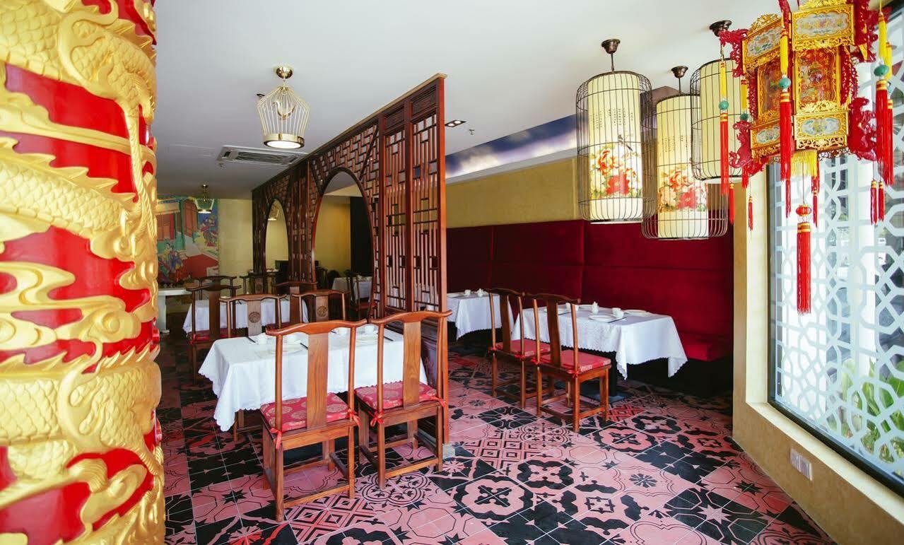 Sand & Sandals Desaru Beach Resort & Spa Kültér fotó Interior of a restaurant in Beijing